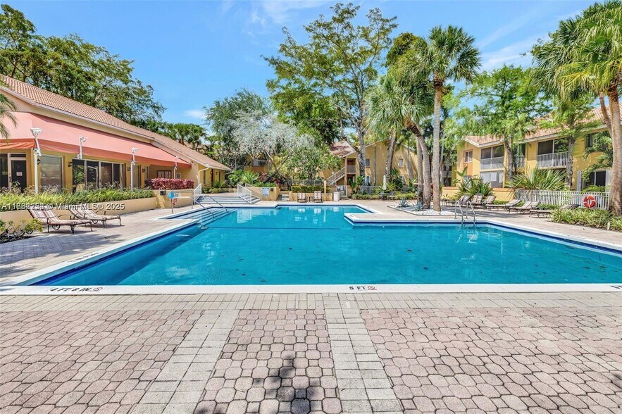 Primary Photo - 937 Coral Club Dr