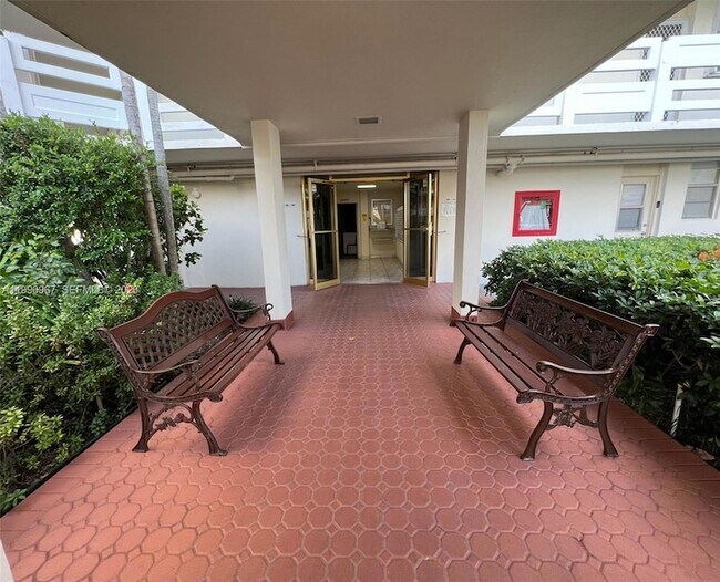 Building Photo - 3030 Marcos Dr