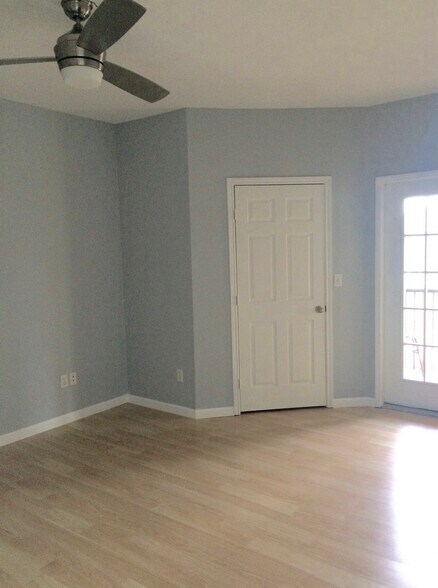 Building Photo - 4345 Bayside Village Dr