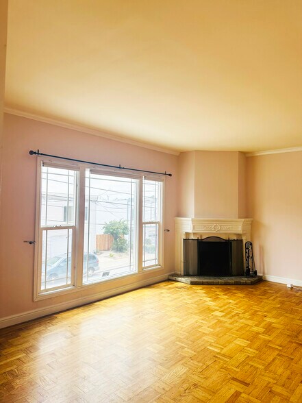 Living Room 14ft. x 19ft. - 245 Concord St