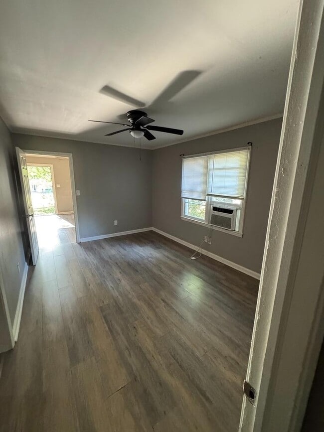 Building Photo - 115 Bay Valley Dr SW