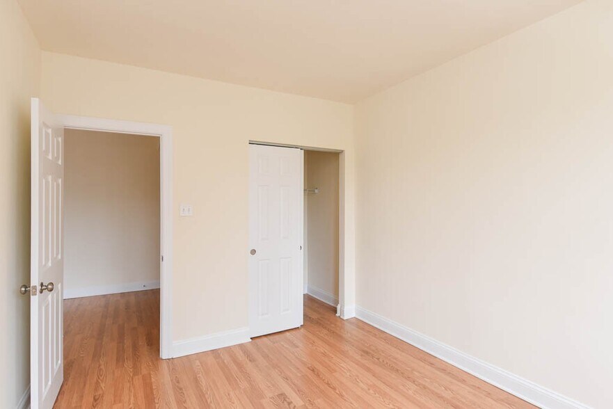 Building Photo - 2600 N Kimball Ave