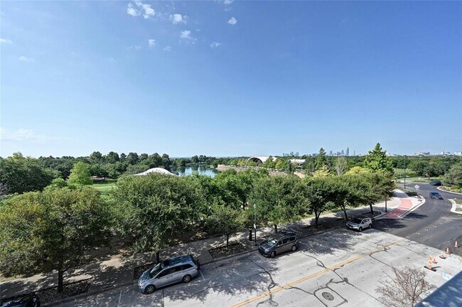 Building Photo - 1701 Simond Ave Ave