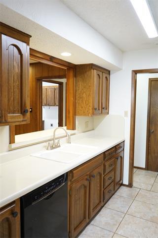 Building Photo - 3905 Glenbrook Dr