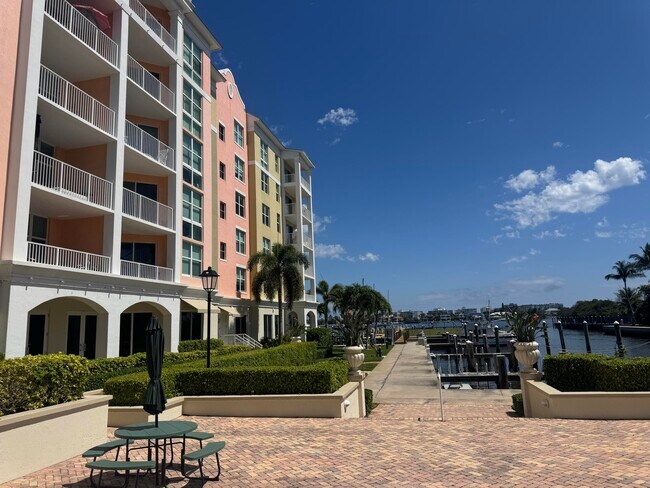 Building Photo - 356 Moorings Dr