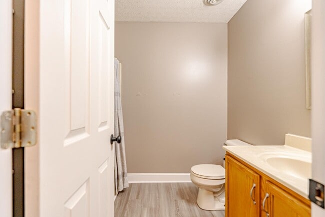 Building Photo - 115 Ivy Pointe Dr