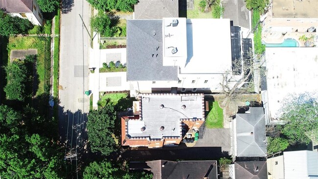 Building Photo - 1114 1/2 Bartlett St