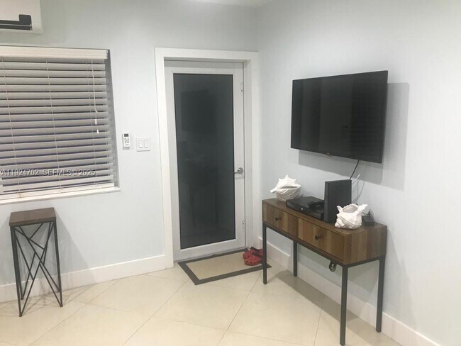 Building Photo - 7921 Abbott Ave