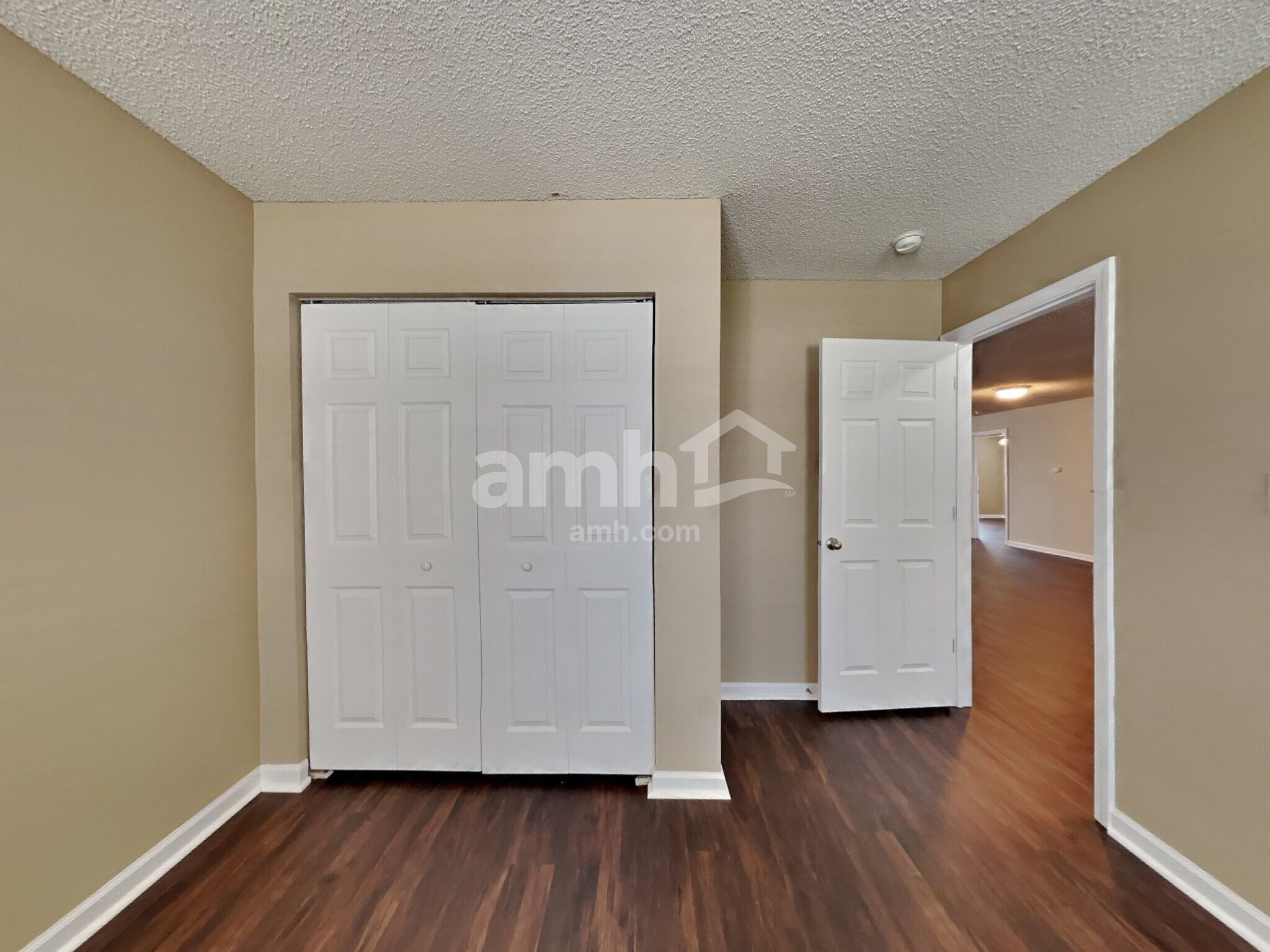 Building Photo - 5833 Cabot Dr