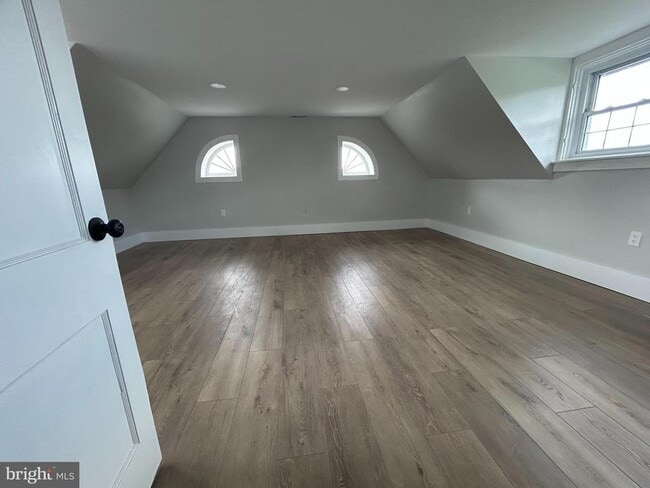 Building Photo - 825 Jersey Ave