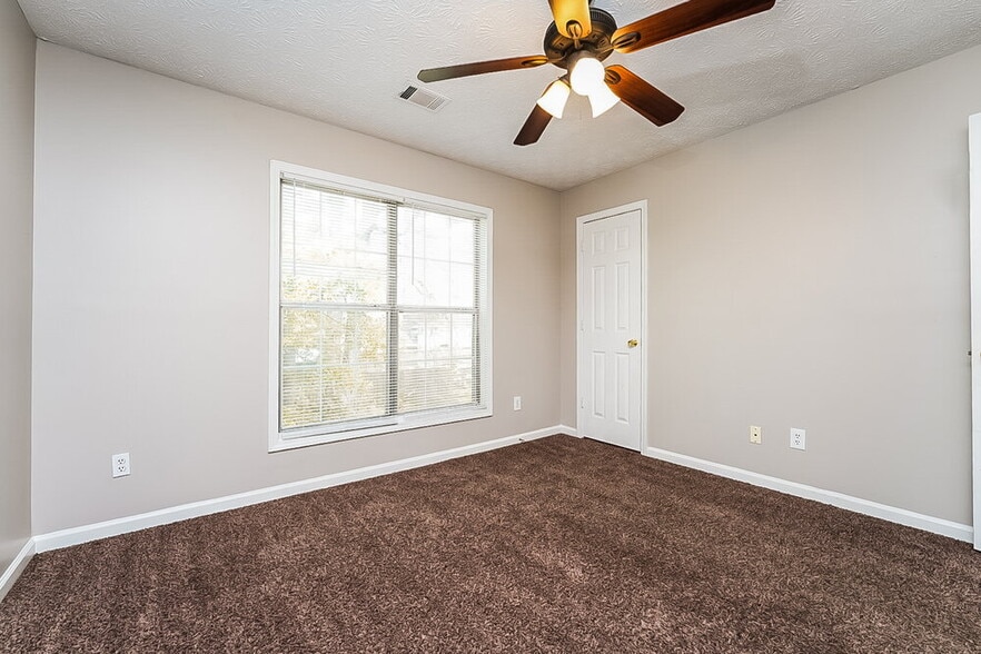 Building Photo - 915 Eagle Pointe Dr NW