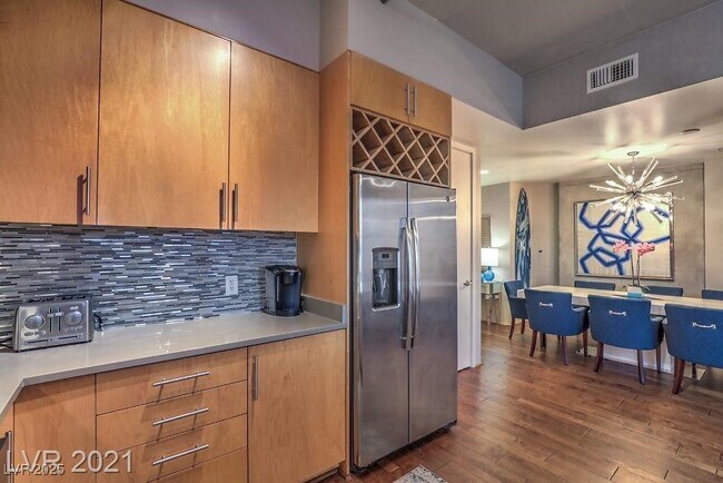 Building Photo - 353 E Bonneville Ave