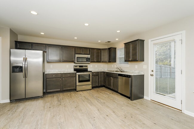 Building Photo - 1961 Drummond Dr