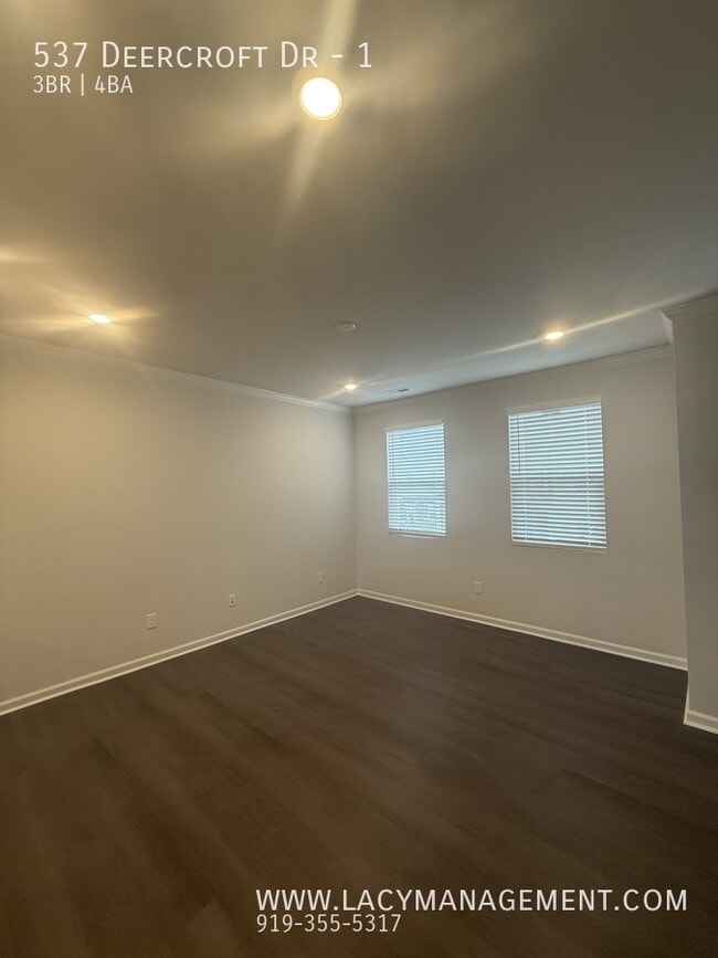 Building Photo - 537 Deercroft Dr