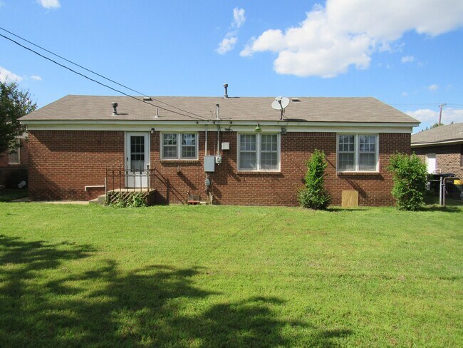 Building Photo - Welcome Home! 15% Discount for two months!!