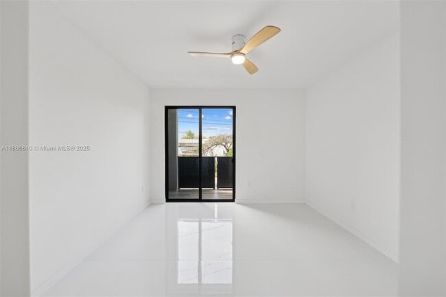 Building Photo - 1152 SW 22nd Terrace