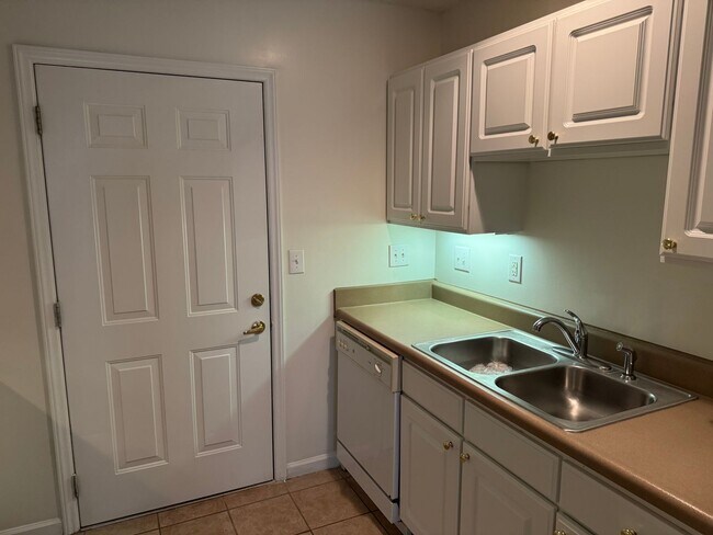 Building Photo - 11371 Clubhaven Pl