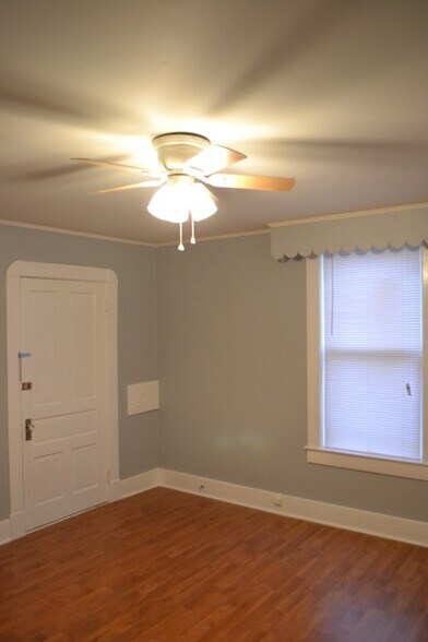 Bedroom - 6148 Winthrop Ave