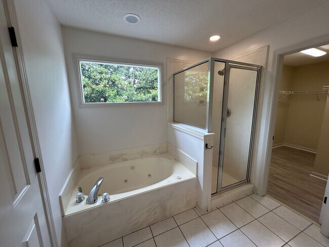 Building Photo - Gated Community on the Island! Bonus Room!...