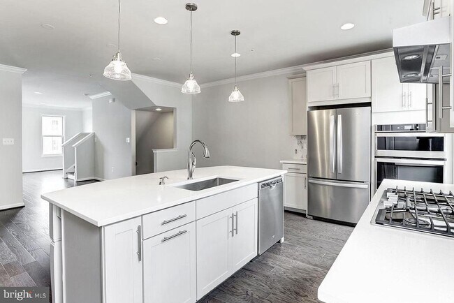 Building Photo - 13625 Harrier Way