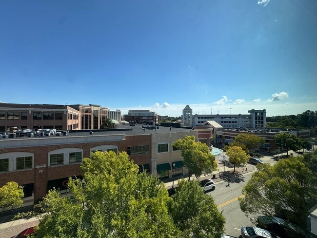 Building Photo - NEWPORT NEWS - STUNNING APARTMENT IN  THE POINT AT CITY CENTER