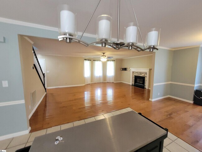 Building Photo - 503 Hillandale Rd