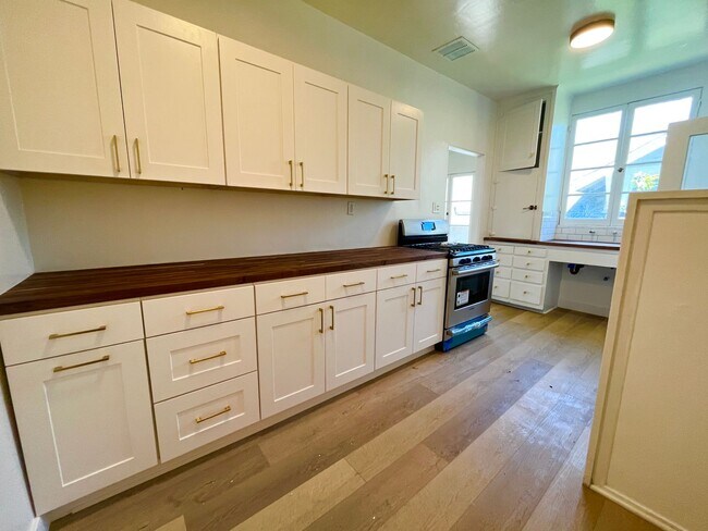 Building Photo - One of a kind castle on the hill