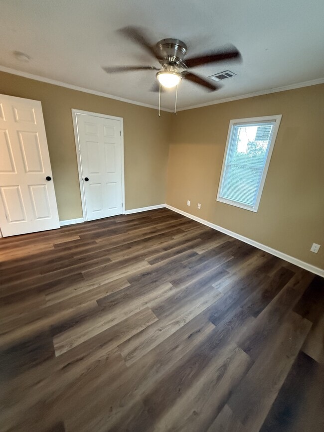 Building Photo - 91 Munson Dr