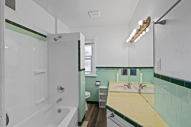 Building Photo - 8 Bedroom Home with 3 Kitchens Near UNC - Available as a single home or 2 separate units.
