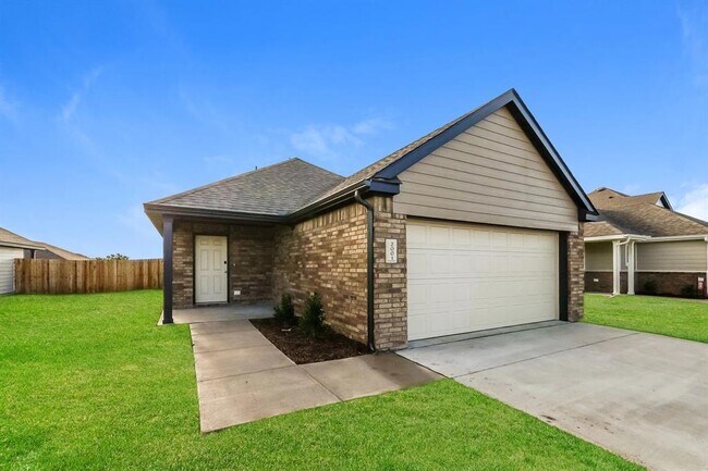 Building Photo - 2001 Dogwood Dr