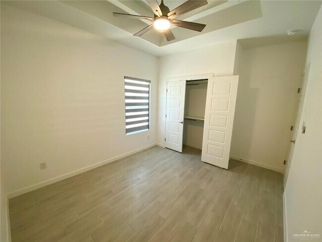 Building Photo - 1722 W Denise Dr