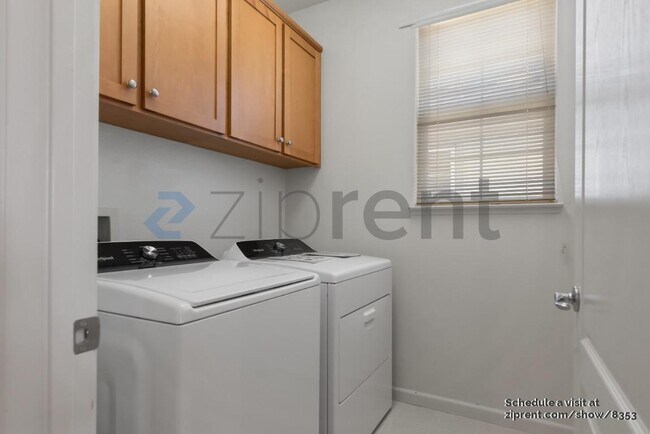 Building Photo - 1165 Hillery Way