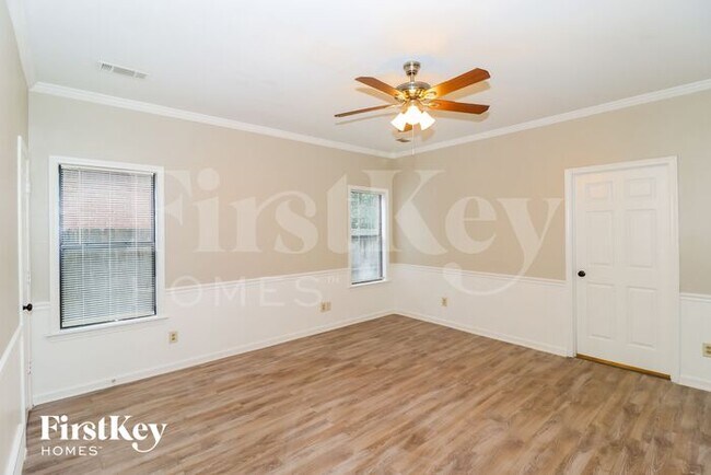 Building Photo - 7996 Jills Creek Dr