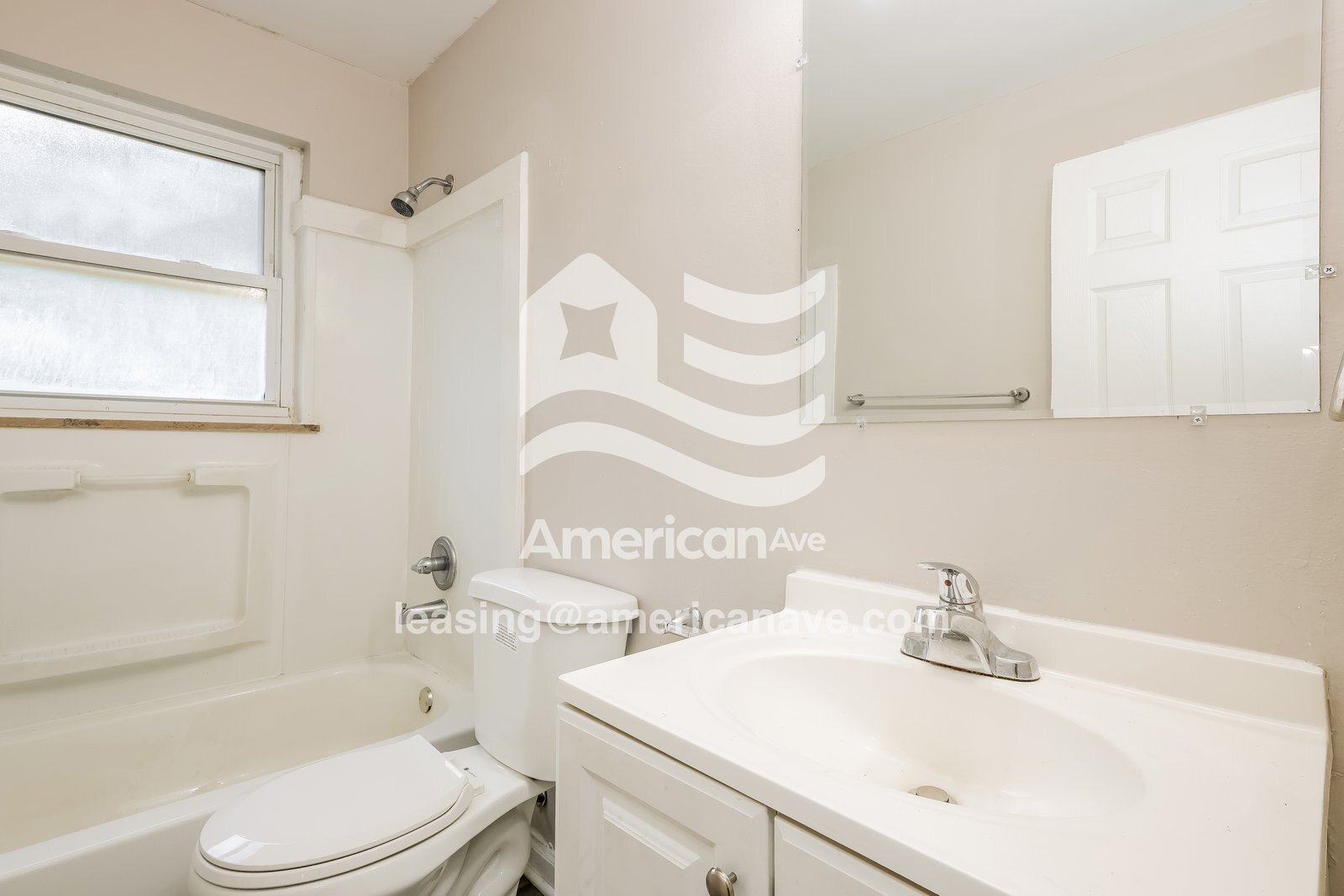 Building Photo - 3464 Robinet Dr