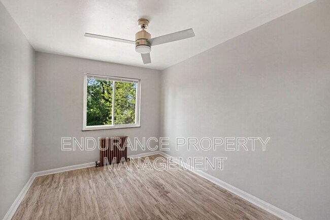 Building Photo - 629 Maple Dr