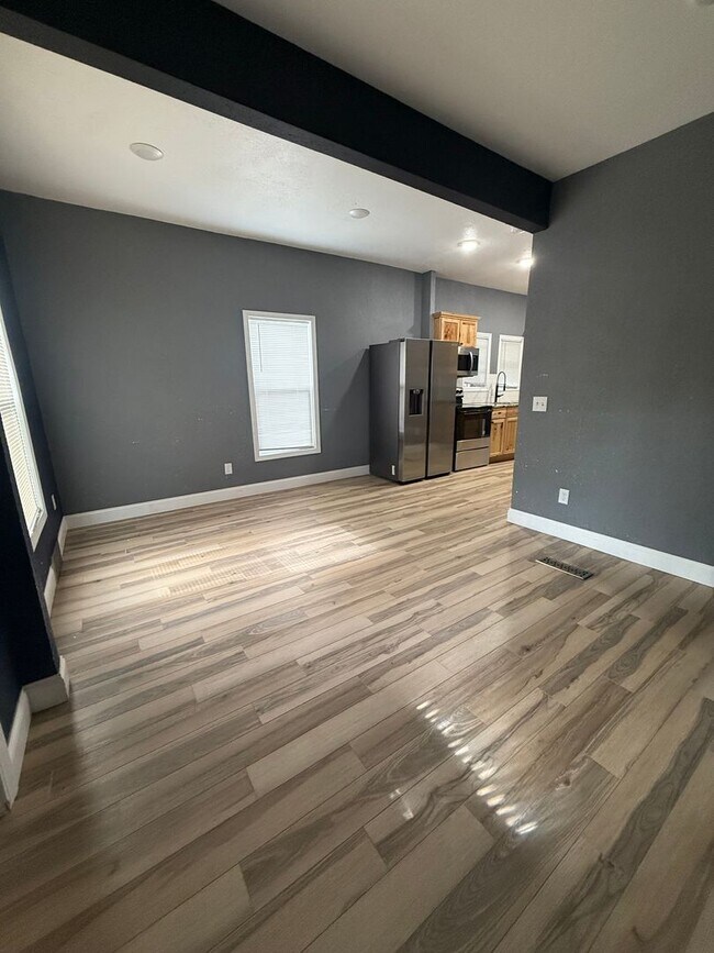 Building Photo - 226 Ferry St