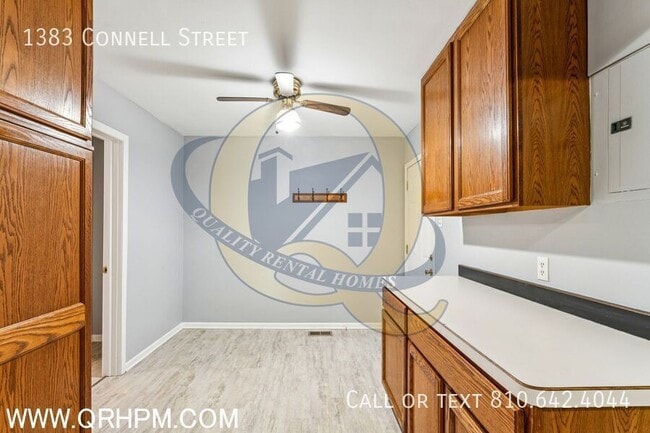 Building Photo - 1383 Connell St