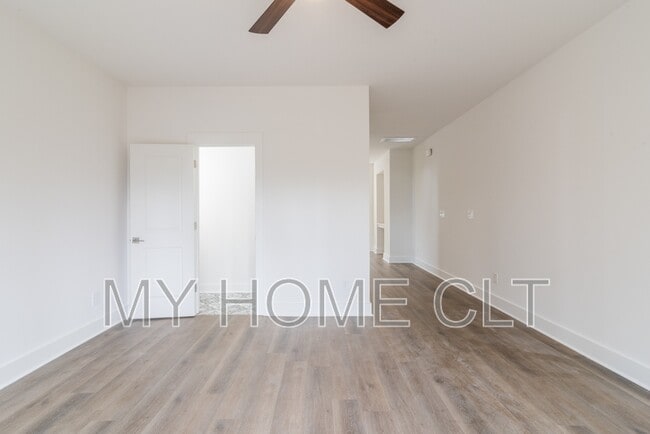 Building Photo - 2617 Dr Carver Rd