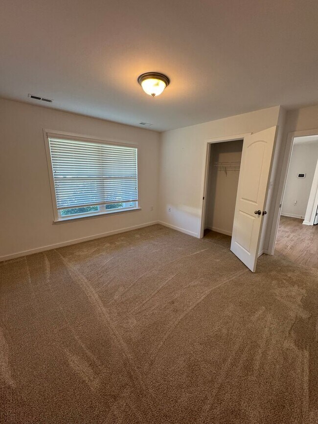 Building Photo - 612 Dripping Spring Dr