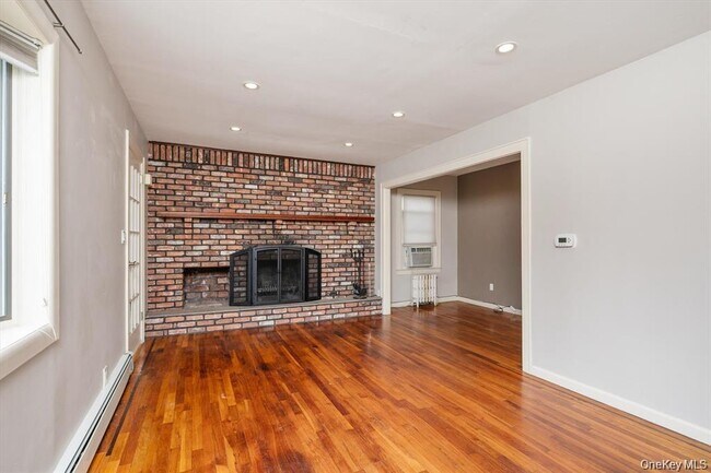 Building Photo - 23 Rosebud Ave