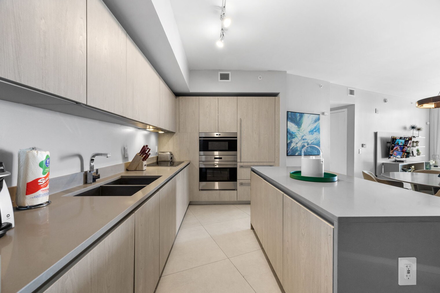 Building Photo - 4111 S Ocean Dr