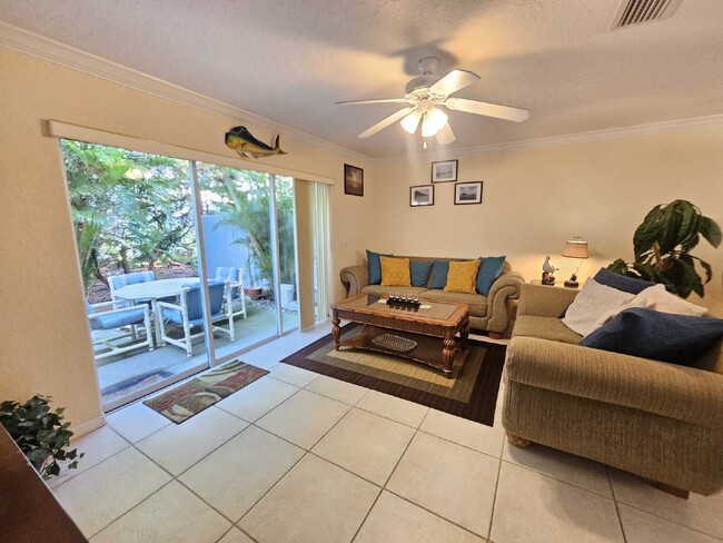 Building Photo - Charming Cape Canaveral Townhouse: 2 Bed, ...