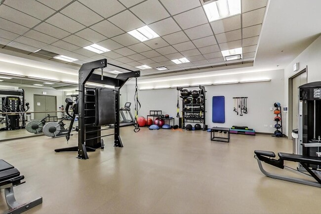 Building Photo - 240 E Illinois St