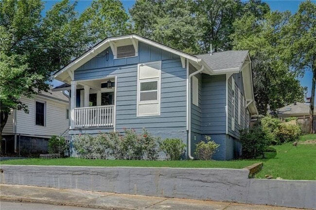 Building Photo - 807 Gilbert St SE