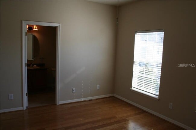 Building Photo - 1438 Chatfield Pl