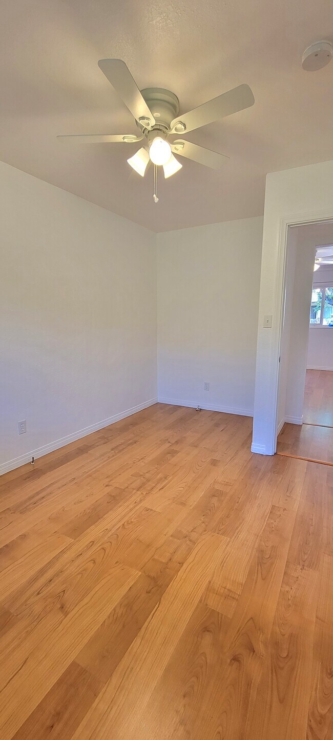 Building Photo - 6216 Stanley Ave