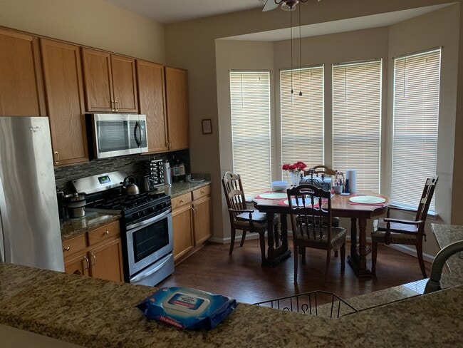 Kitchen - 10000 Goldenwood Ct