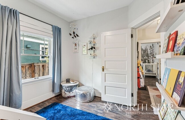 Building Photo - Beautifully Remodeled Classic Craftsman in Prime Portland Location