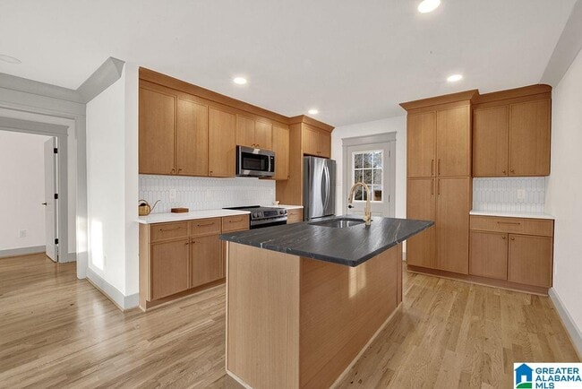 Building Photo - 609 Cobb St