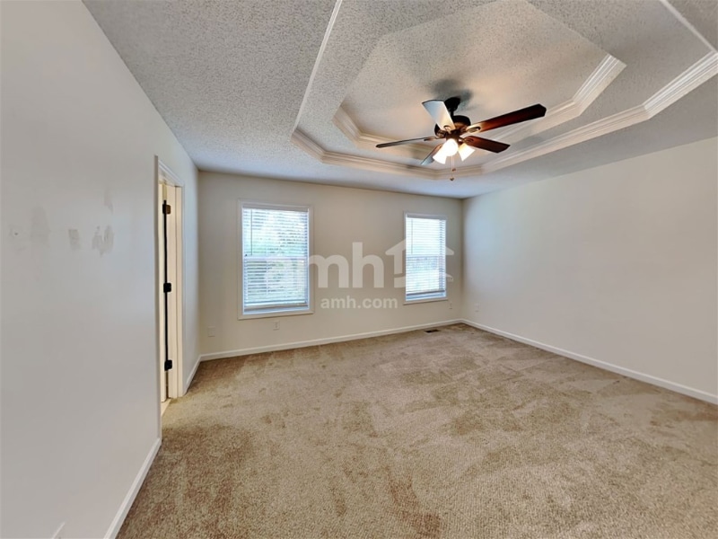 Building Photo - 502 Silver Maple Ln